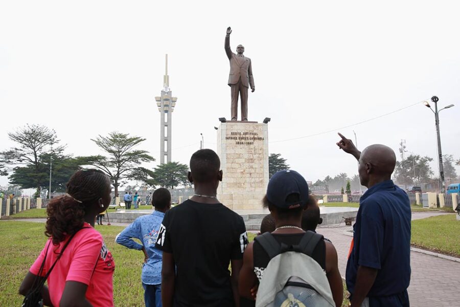 Het standbeeld van Patrice Lumumba in Kinshasa.