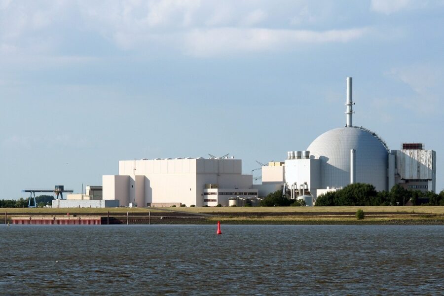 De kerncentrale in Brokdorf, Sleeswijk-Holstein.