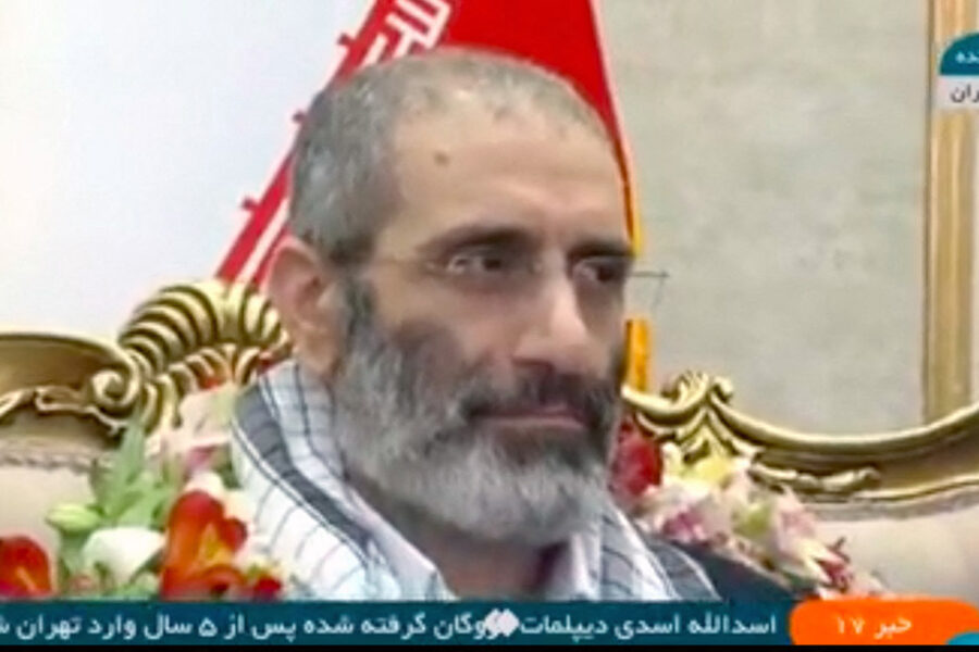 Assadi werd op de Iraanse televisie in de bloemetjes gezet.