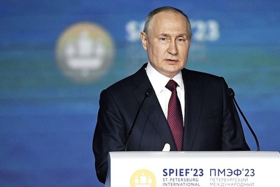 Poetin tijdens een recente economische conferentie in St. Petersburg