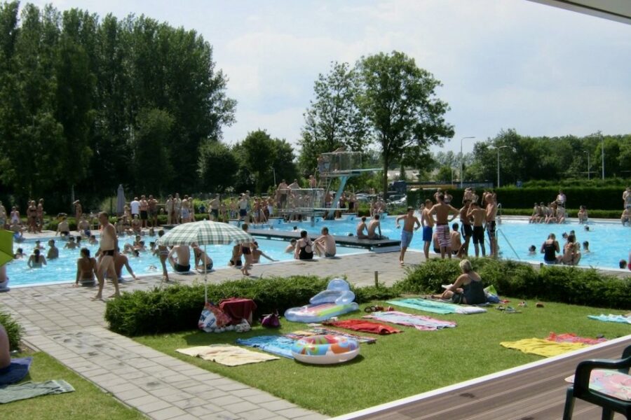 Het kleine zwembad van het Zeeuws-Vlaamse Koewacht.