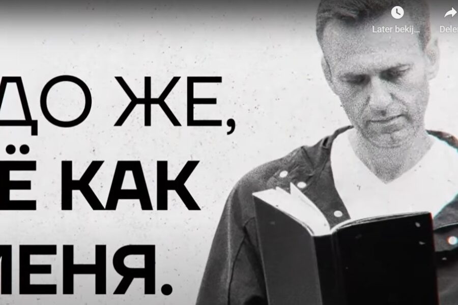 Screenshot van de video waarin Navalny’s brief wordt voorgelezen.