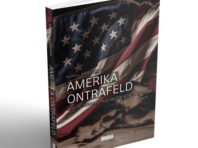 Het boek ‘Amerika Ontrafeld’ van Roan Asselman.