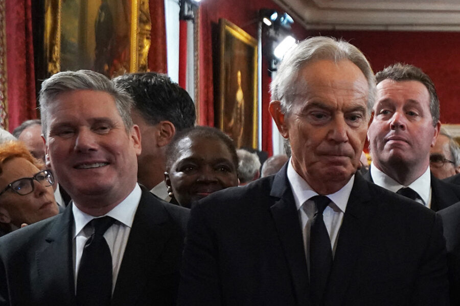 Labour-leider Keir Starmer (links) en voormalig Prime Minister Tony Blair.
