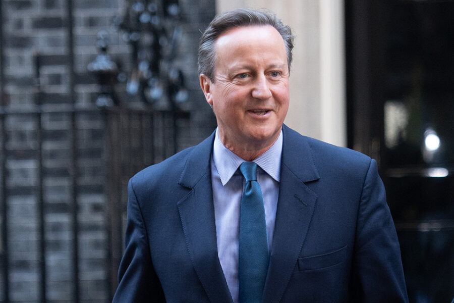 Voormalig eerste minister David Cameron krijgt de functie van Foreign Secretary.