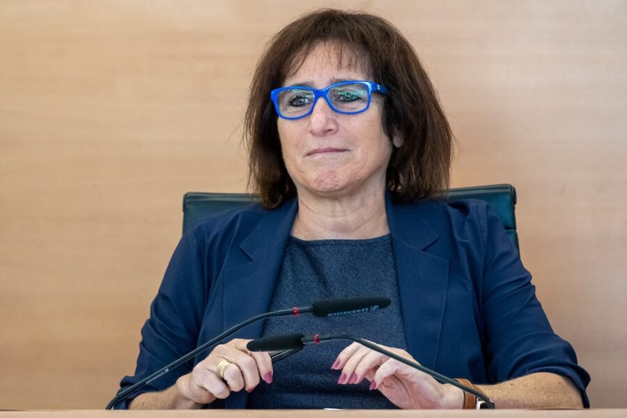 Viviane Teitelbaum (MR) in het Brussels parlement.