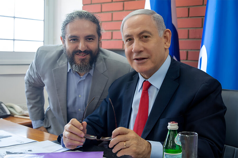 Joseph Eliezer Friedman in gezelschap van de Israelische premier Netanyahu.