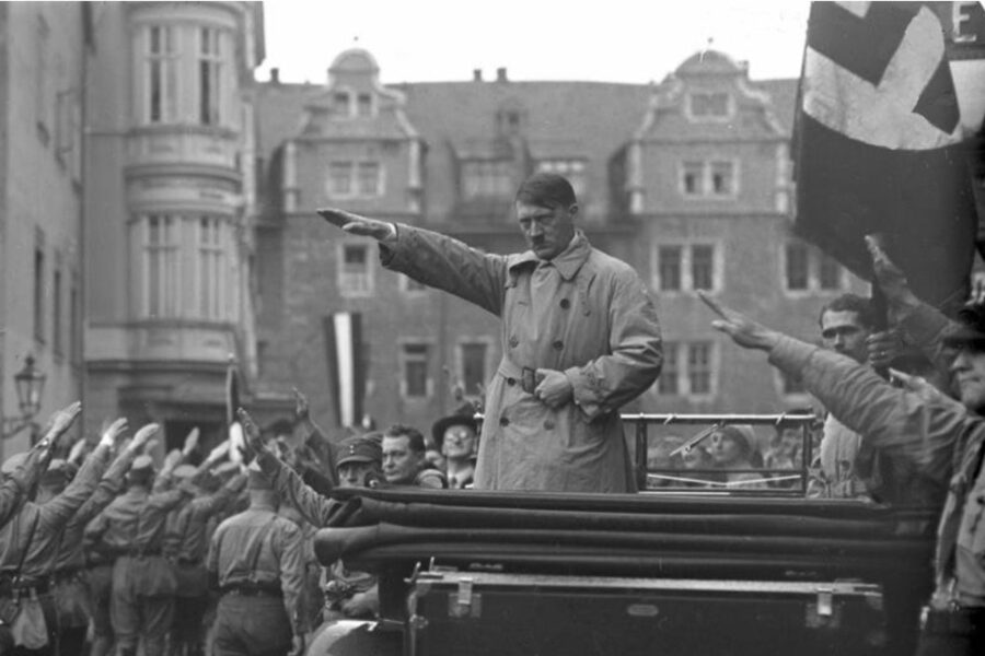 Adolf Hitler in Weimar, oktober 1933.