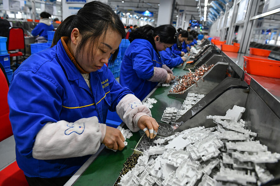 China produceert steeds meer goederen en diensten voor de eigen markt.