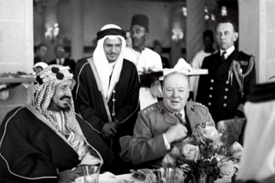 Winston Churchill te gast bij koning Abdul Aziz ibn Saud in 1945.