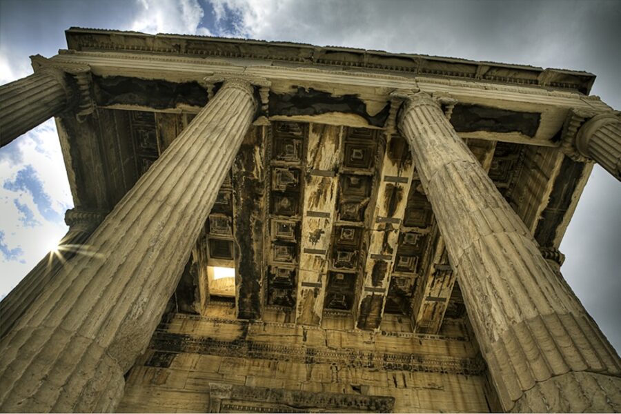 Het Erechteion op de Akropolis in Griekenland.