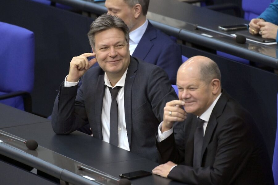 ‘Wirtschaftsminister’ Robert Habeck (links) en bondskanselier Olaf Scholz.